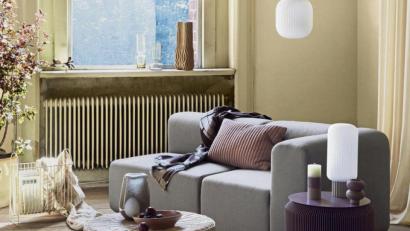 Bild:  Broste Copenhagen/dpa
Runde Formen, gemütliche Stoffe und warme Farben: Gerade ist bei der Einrichtung Gemütlichkeit angesagt. Wir brauchen nun ein Gefühl von Wärme, Geborgenheit und Sicherheit im Zuhause. Das lässt sich auch über Einrichtung, vor allem über Dekoration gewinnen.