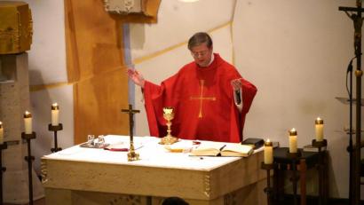 Bild: fvo
Pfarrer Norbert Götz zelebriert den Patroziniumsgottesdienst