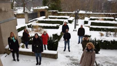 Bild:  Claudia Prößl/Landratsamt NEW/exb
Die Projektleiterinnen und die "G´sundheitsbotschafter" stehen bereit für ihren neuen Aufgaben