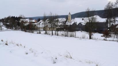Bild: bnr
Oberhalb der Grundschule soll das neue Baugebiet "Wiegenäcker" entstehen. Die Planung befindet sich noch ganz am Anfang.