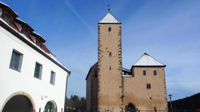 Bild: bl
Nicht nur ihre dicken Mauern bieten der Jugendherberge Burg Trausnitz in der Pandemie Schutz vor einer Schließung. Für drei andere Häuser in Bayern sieht es nicht so gut aus.