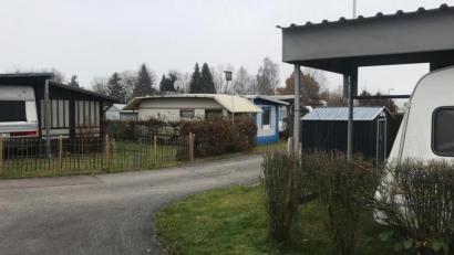 Archivbild: Wilhelm Amann
Der Zweckverband für das Freizeit- und Erholungszentrum Perschen sieht sich veranlasst, den hauptsächlich von Dauercampern frequentierten Campingplatz zu schließen. Diese Entscheidung betrachtet der Verbandsvorsitzende Frank Zeitler als unumkehrbar.