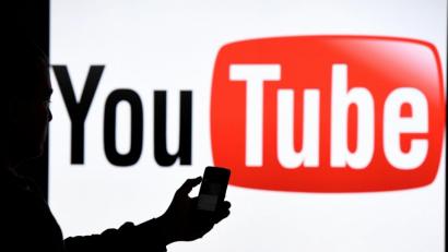 Symbolbild: Carsten Rehder/dpa
Junge Menschen unter 30 Jahren, das hat eine deutschlandweite Befragung ergeben, informieren sich immer häufiger in den sozialen Medien über das politische Geschehen. Youtube steht hierbei hoch im Kurs.
