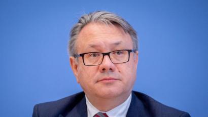 Bild: Kay Nietfeld/dpa
Der stellvertretende Vorsitzende der CDU/CSU-Bundestagsfraktion, Georg Nüßlein, fordert den Corona-Lockdown nach Ende der bisherigen Befristung Mitte Februar definitiv zu beenden.