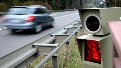 Symbolbild: Hartl
Eine Geschwindigkeitskontrolle.