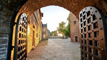 Bild: Achim Meurer/dpa
Schloss Broich in Mülheim an der Ruhr - es ist die älteste Burg des Ruhrgebiets.