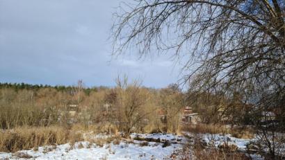 Bild: sne
Ein Fuß- und Radweg soll von dem neuen Wohngebiet Thumbachaue hier zur Wehr führen.
