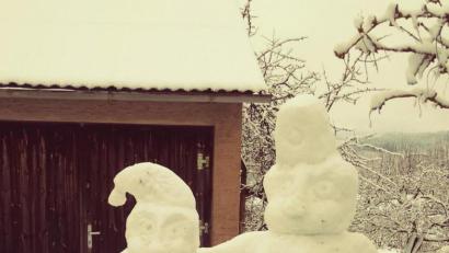 Bild: flt
Zwei menschengroße Schneemänner baute Christopher mit seinem Vater Jörn am vergangenen Samstag.