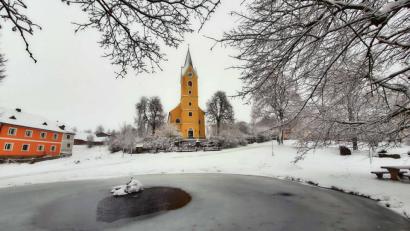 Bild: tsp
Das Patronat der Griesbacher Kirche geht nach Forschungen von Dr. Ernst Gagel und Karl Bach zurück auf den Schutzheiligen der Franken, St. Martin.