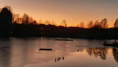 Bild: exb/Ernst Meindl
Die Abendstimmung am Hahnenweiher zeigt das Foto von Ernst Meindl.
