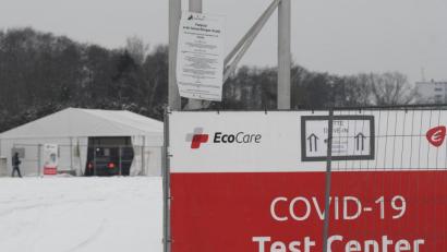 Bild: Gabi Schönberger
Hier, im Weidener Corona-Testzentrum, hat sich Roland B.s Ehefrau kurz vor Heiligabend testen lassen. Der spätere Anruf beim Betreiber Ecocare kostete 12 Euro. Einen Gebührenhinweis gab es nicht. Schon im Herbst war Ecocare ins Visier der Bundesnetzagentur geraten und abgemahnt worden.