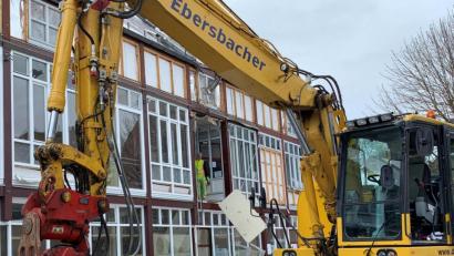Bild: Matthias Bäumler/fph
Die Abbruch-Handwerker entrümpeln derzeit das städtische Parkhaus.