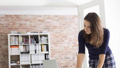 Bild: Westend61/dpa
Konzentriertes Arbeiten? Nicht alle Menschen finden im Schlafanzug in ihre Berufsrolle.