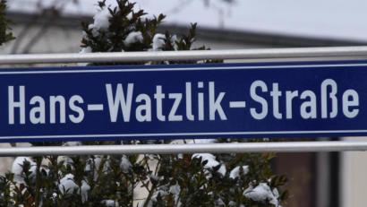 Bild: Andreas Royer
Ein Straße am Loderhof – jetzt ist eine Diskussion um deren Umbenennung entbrannt, da Hans Watzlik als Nazi-Propagandist gilt.