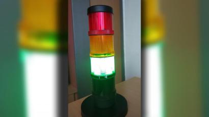 Bild: Mario Wenzl/exb
Die CO2-Ampel an der Wirtschaftsschule in Eschenbach.