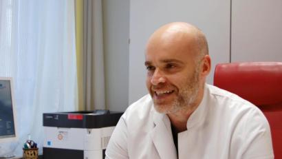 Bild: Klinikum/Dietl/exb
Die Amberger Klinik für Frauenheilkunde und Geburtshilfe erfüllt höchste Anforderungen bei minimal invasiven Eingriffen, dies betont Chefarzt Dr. Thomas Papathemelis.