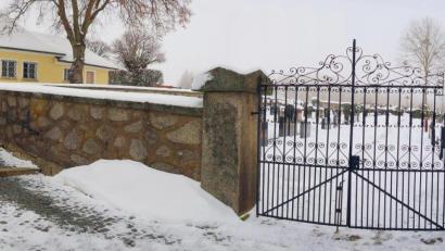 Bild: bsc
Von der Katholischen Kirchenstiftung ging der Friedenfelser Friedhof (Bild) in den Besitz der Gemeinde über. Deshalb musste sich der Gemeinderat mit der Aufhebung einer Nutzungsvereinbarung beschäftigen.