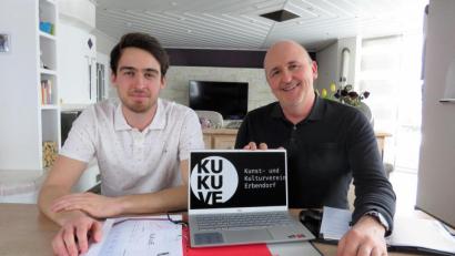 Bild: ubb
David und Jürgen Frischholz (von links) haben jede Menge zu tun. Auch im Lockdown und noch ohne jegliche aktive Vereinstreffen soll der junge Verein weiter ausgebaut werden.