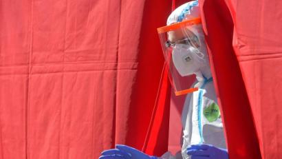 Archivbild: Slavomír Kubeš/dpa
Das Krankenhaus von Cheb (dt. Eger) schlägt Alarm: Bald werde man nicht mehr alle Covid-Patienten behandeln können, heißt es.