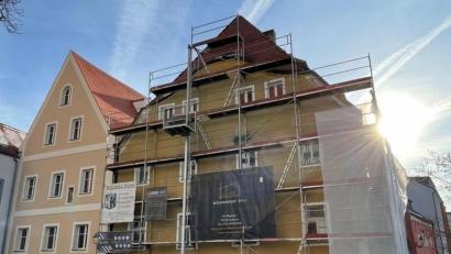 Bild: Fabian Schmidt
Das Anwesen Schiffgasse 5 wird nach seiner Fertigstellung im Sommer 2022 ein Lokal über zwei Etagen sowie vier Wohnungen beinhalten.