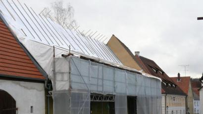 Archivbild: wku
Die Stadelreihe im Oberen Markt in Königstein wird für multifunktionale Zwecke saniert.