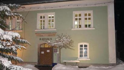 Bild: wel
Seit einiger Zeit ist das Rathaus in Schönsee jeden ersten Donnerstag im Monat länger geöffnet. Ob dieses Angebot auch entsprechend angenommen wird, soll nach einem Jahr eine Bilanz zeigen.