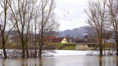 Bild: bkr
Den Enten ist der Stausee zurzeit ein willkommener Rastplatz.