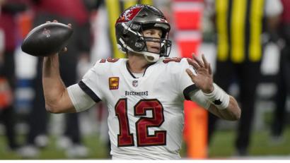 Bild: Brynn Anderson/dpa
Quarterback Tom Brady und die Tampa Bay Buccaneers gelten im Super Bowl gegen die Kansas City Chiefs als Außenseiter.