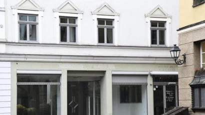 Bild: Petra Hartl
Das war einmal die Tally-Weijl-Filiale am Marktplatz in Amberg. Das Schweizer Textil-Unternehmen schließt aktuell rund 200 seiner gut 800 Läden. Leerstände wie diese wird es nach Ende des Lockdowns wohl mehrere geben.