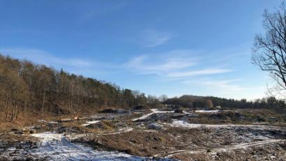 Bild: Andreas Royer
Auf einer Fläche von etwa fünf Hektar mussten auf dem Gelände der früheren Hausmülldeponie „Erzhülle“ als Start einer umfangreichen Sanierung Bäume und Sträucher gerodet werden.