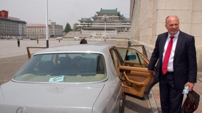 Bild: Andreas Landwehr/dpa
Der damalige Vorsitzende der deutsch-koreanischen Parlamentariergruppe im Bundestag, Hartmut Koschyk (CSU) besucht am 1.6.2015 Pjöngjang, Nordkorea.