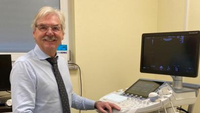 Bild: MVZ Weiden/exb
Dr. Karlheinz Mark verstärkt die ambulante gynäkologische Versorgung im MVZ St.-Peter-Straße in Tirschenreuth.