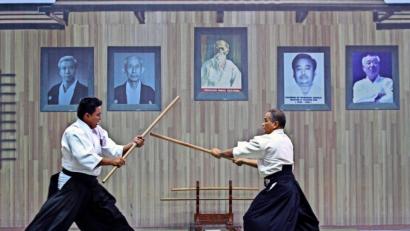Bild: Lynn Bo Bo/dpa
Aikido, wie hier in Myanmar, ist weit mehr als Kampfkunst.