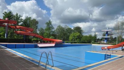 Archivbild: ws
Eine Badesaison ohne Besucher erlebte das Tirschenreuther Freibad 2020. Kosten sparte man damit allerdings kaum. Heuer soll der Betrieb im Mai starten, wenn es Corona zulässt. Ab März beginnt die Vorbereitung für die Öffnung.