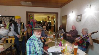 Archivbild: jzk
In Zeiten der Corona-Pandemie erinnern sich die Volksmusikanten wehmütig an ihren Stammtisch (Bild) im Gasthaus „Zur Fantasie“ in Kemnath. „Vielleicht ist es bald wieder so weit“ hoffen sie.