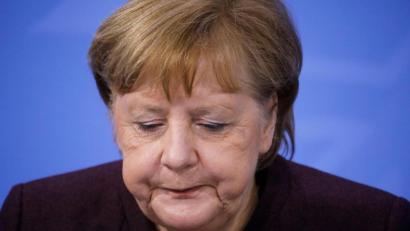 Bild: Markus Schreiber/dpa
Bundeskanzlerin Angela Merkel gibt im Bundestag eine Regierungserklärung zu den Beschlüssen ab.