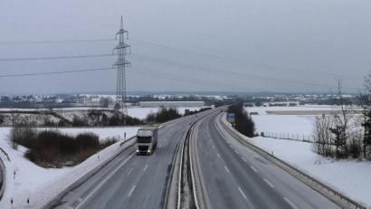 Bild: lnz
Im Mitterteicher Gemeindegebiet sind Freiflächen-Photovoltaikanlagen nur an der Autobahn und an der Bahntrasse sowie in einem festgelegten Bereich bei Kleinsterz zulässig – diesen Grundsatzbeschluss hat der Stadtrat gefasst.