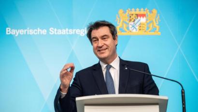 Bild: Matthias Balk
Schrittchen für Schrittchen: Markus Söder bleibt für Bayern bei seiner vorsichtigen Corona-Strategie.