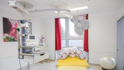 Bild: Bildarchiv St. Anna Krankenhaus
Ein Blick in einen der Kreißsäle des St.-Anna-Krankenhauses.