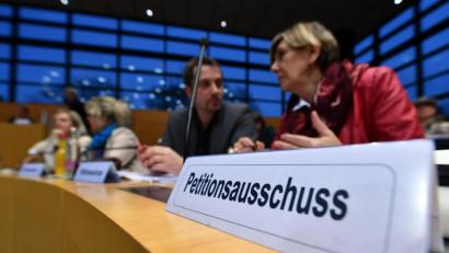 Symbolbild: Martin Schutt
Petitionsausschuss