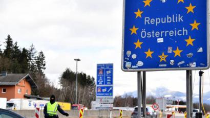 Bild: Barbara Gindl/dpa
Grenzkontrollen am Grenzübergang Walserberg in Fahrtrichtung Salzburg.