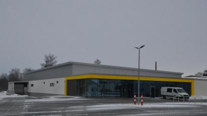 Bild: dob
Mit Hochdruck wird an der Eröffnung der Netto-Discountfiliale gearbeitet. Mittlerweile sind alle Verbrauchermärkte in Vohenstrauß auf dem aktuellsten Stand.