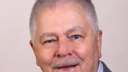Bild: ads
Im Ruhestand findet Reinhold Strobel anlässlich des 750-jährigen Stadtjuiläums von Schnaittenbach die Muße und Zeit, sich mit den Stadtchroniken auseinanderzusetzen und eine Zeitreise in die Vergangenheit seiner Heimatstadt zu unternehmen. Das Ergebnis sind seine "Schmankerln", die spannendsten und interessantesten Geschichten aus der Geschichte von Schnaittenbach.