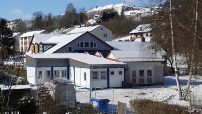 Bild: rn
der Stadtrat entscheid sich für einen Anbau in Holzmodulbauweise für die Eschenbacher Kindertagesstätte