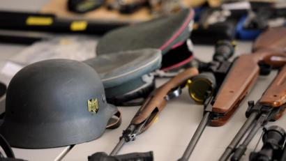 Symbolbild: Henning Kaiser
Die Zahl von Rechtsextremisten mit Waffenerlaubnis ist in Deutschland im Jahr 2020 deutlich angestiegen.