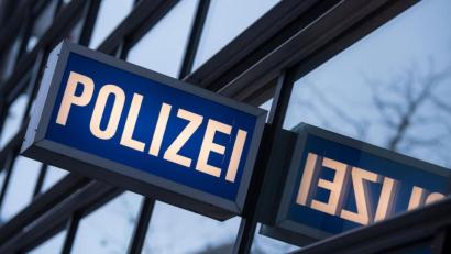 Symbolbild: Boris Roessler/dpa
Die Beamten einer fränkischen Polizeiinspektion hatten es mit einem unerwarteten Besucher zu tun.