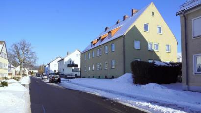 Bild: bkr
In der Kemnather Straße gibt es sehr viele leerstehende Häuser. Leerstand verzeichnet auch der „Wohnblock“, den ein österreichischer Investor vor Jahren erwarb.