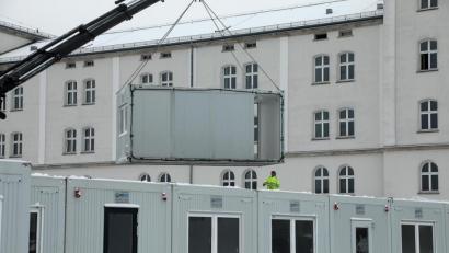 Bild: Wolfgang Steinbacher
Was entsteht denn hier in der Nachbarschaft der OTH? Hier erweitert nicht die Hochschule, sondern das BRK baut eine Kinderkrippe, die übergangsweise in Containern untergebracht wird.