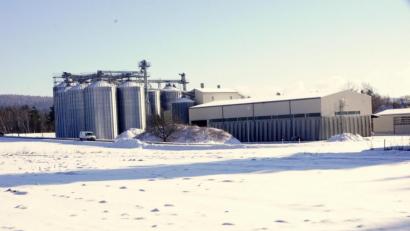 Bild: bkr
Um zwei weitere Silos soll die bestehende Anlage im Bereich „Mertelacker“ erweitert werden. Dagegen hatte der Gemeinderat nichts einzuwenden.