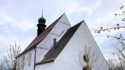 Bild: stg
Der Stadtrat Kemnath hat in seiner jüngsten Sitzung beschlossen, dass in diesem Jahr Instandhaltungsarbeiten am ehemaligen Leichenhaus durchgeführt werden sollen